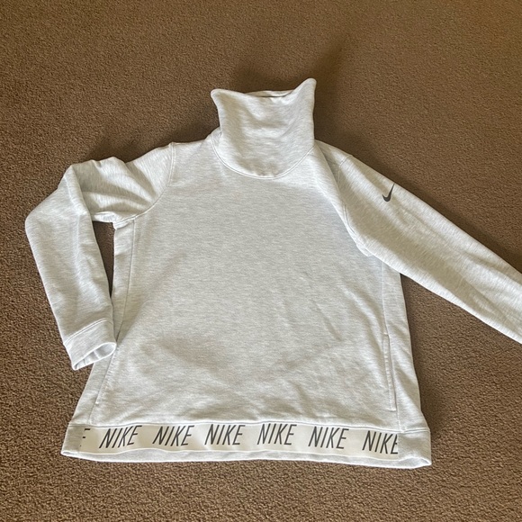 Nike funnel neck sweatshirt - Picture 3 of 4